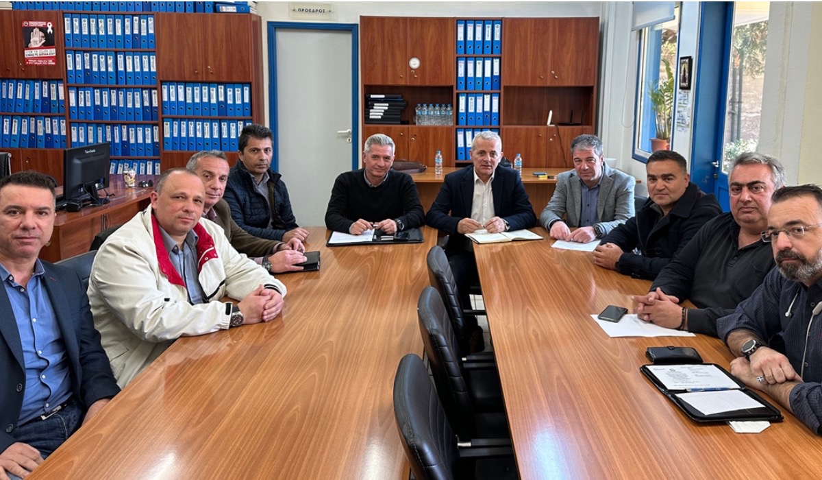 Ένας ο στόχος: Το επικίνδυνο! Είμαστε όλοι ενωμένοι.